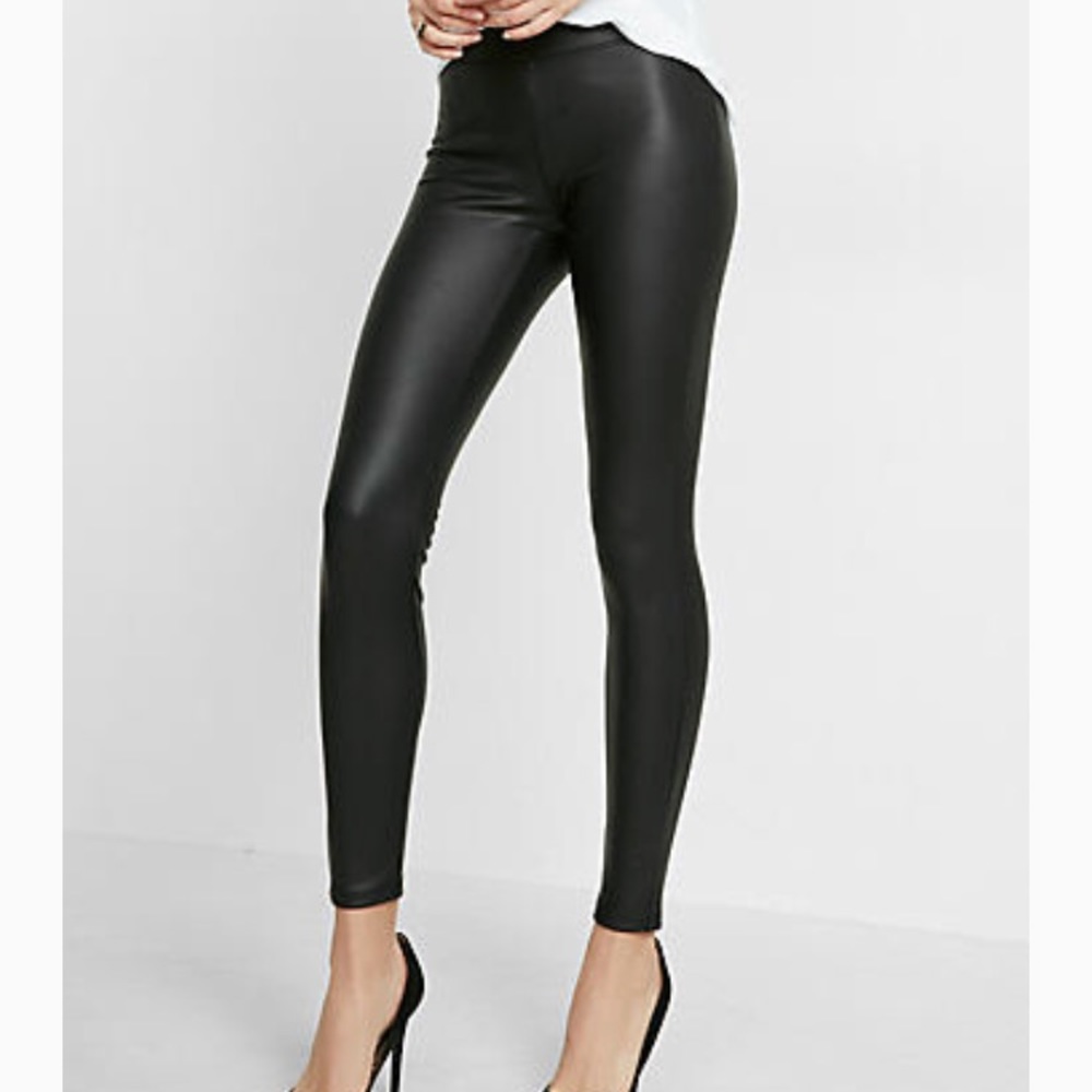 NWT! Express scuba leggings